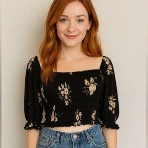 Urban‎ Outfitters Black Floral Crop Top size small
